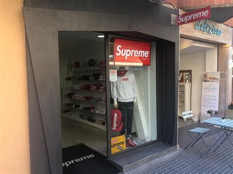 Someone Has Stolen The Supreme Spain Store Sign
