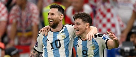 3440x1440 Resolution Lionel Messi And Julian Alvarez In Qatar Fifa 2022