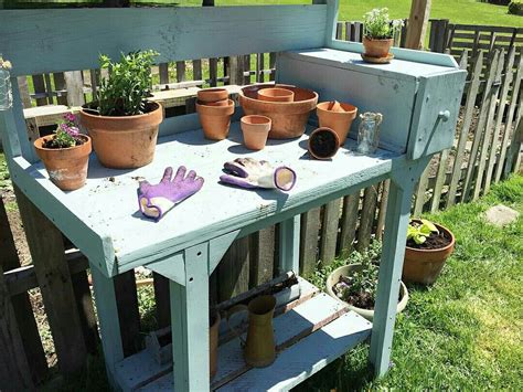 Potting bench | Potting tables, Outdoor tables, Potting bench
