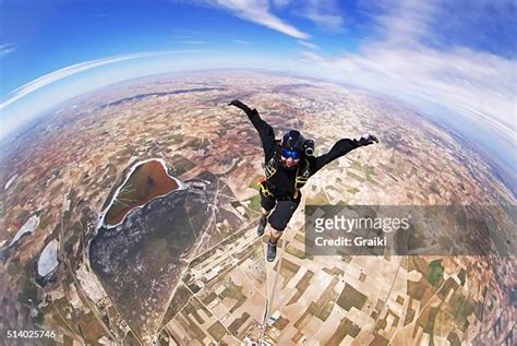 Black Woman Skydiving Photos And Premium High Res Pictures Getty Images