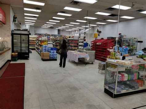 Uni Mart One Stop Shopping 5845 N Clark St Chicago Il 60660 Usa
