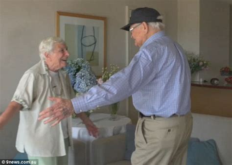 World War Ii Veteran Norwood Thomas Reunited With Wartime Sweetheart In