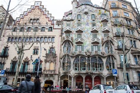 The building is located in the centre of barcelona city. Casa Batllo - Things to do in Barcelona - Fine Traveling