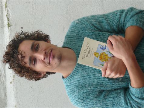 Robert Sheehan - Biography, Height & Life Story | Super Stars Bio