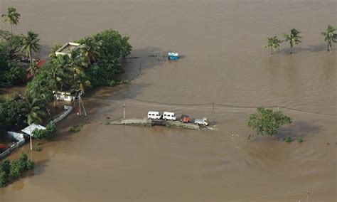 Kerala Floods In India Rescue Efforts Continue As 800000 People