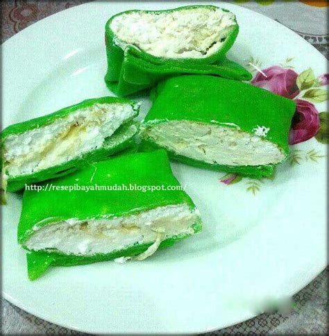 Jangan terbalikkan.jangan tebal sangat nanti susah nak lipat dan tak cantik. Resepi: RESEPI DURIAN CREPE
