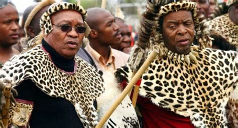 mourners pay tribute to late s africa zulu king