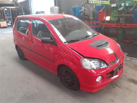 Daihatsu Yrv V Dvvt Turbo Sloopvoertuig Rood