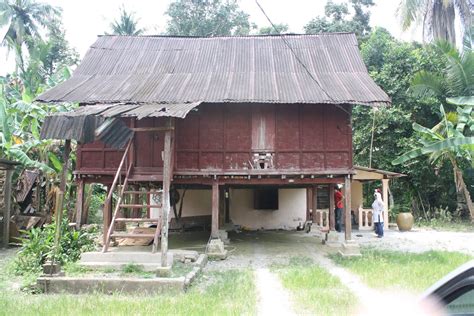 Besides, the lack of research and documentation effort has made this. izzati zulkifli: Rumah Tradisional Negeri Perak