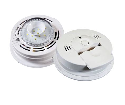 Smoke and carbon monoxide detector utilizes a photoelectric sensor to detect fire hazards and sounds an 85 db alarm when a hazard is detected. Kidde Smoke And Carbon Monoxide Alarm Blinking Red Light ...