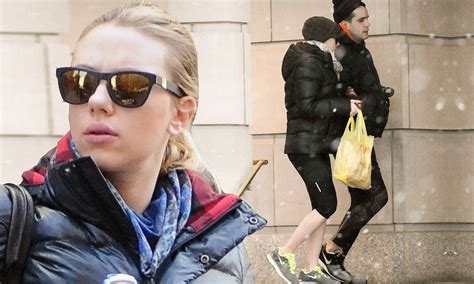 Scarlett Johansson Braves Snowstorm With Bare Legs Daily Mail Online