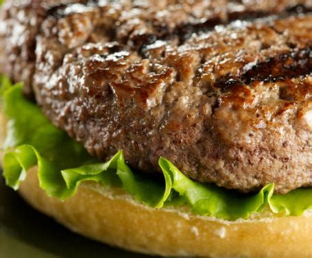 Mettete nel boccale del bimby 20 g di pane ai cereali e tritate 10 ricette economiche di secondi piatti preparati con ingredienti poveri ma ricchi di gusto. Hamburger: la ricetta per preparare Hamburger
