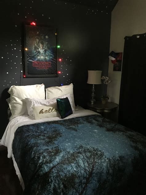 Pin By Heather Brooke On Kiyahs Room Stranger Things Wall Bedroom