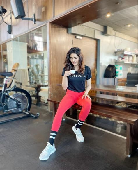 Karishma Tanna Gives Fitness Inspiration In Her Gym Workout Fits Iwmbuzz