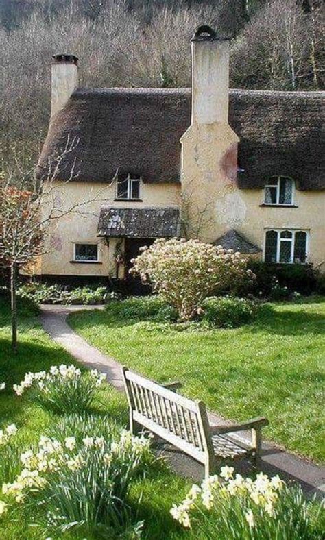 Pin by Carla Albertson on Country Homes | English country ...