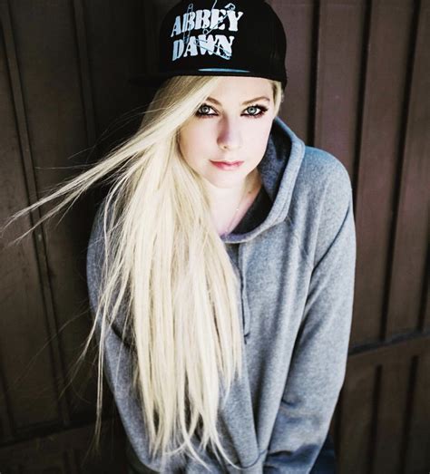 Avril Lavigne Promoavril Twitter