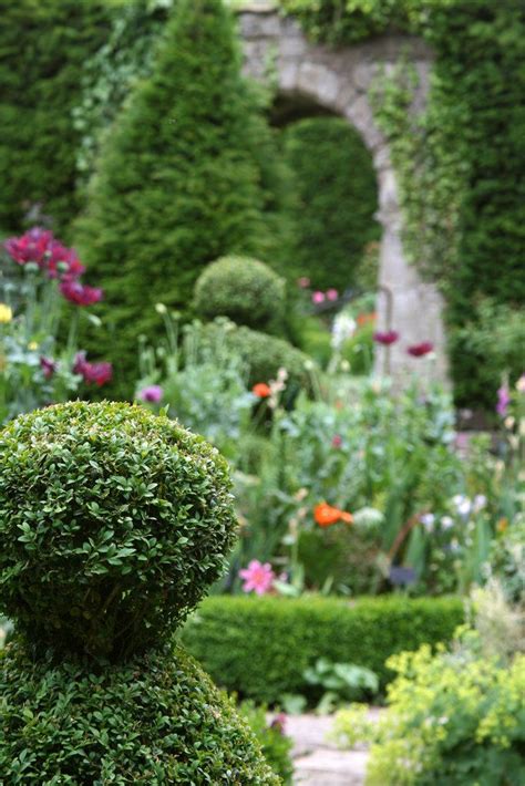 Abbey House Gardens Malmesbury Gorgeous Gardens Home And Garden Garden