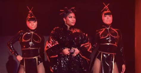 Nicki Minajs Snl Performance Draws Cultural Appropriation Criticism