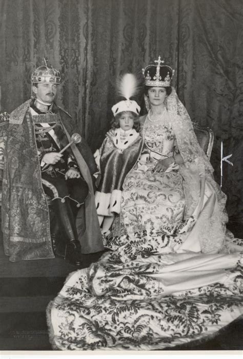 The bishop of chur proposed to zita that she move into a residence that he administered (formerly a castle of the counts de salis) at zizers, graubünden in switzerland. Princess Zita of Bourbon-Parma (Zita Maria delle Grazie ...