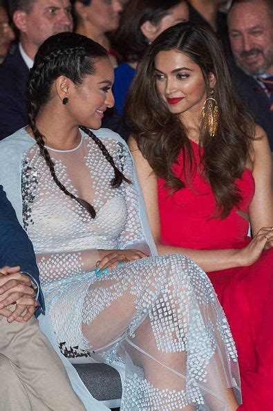 Deepikapdaily Hiatus — Deepika Padukone And Sonakshi Sinha At The Iifa Bollywood Girls