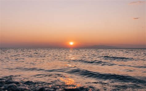 Download Wallpaper 1680x1050 Sunset Sea Beach Waves Water Sun