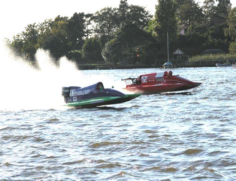 Powerboat racing on Oulton Broad A weekly event in the 1960's