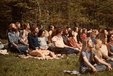 rare and unseen color photos of america s hippie communes from the 1970s mr mehra
