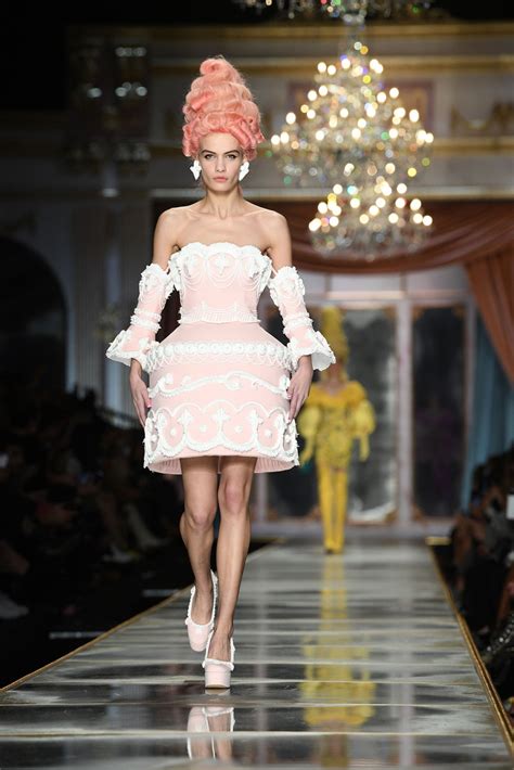 Milan Fashion Week 2020 Moschino Turns Catwalk To Cakewalk