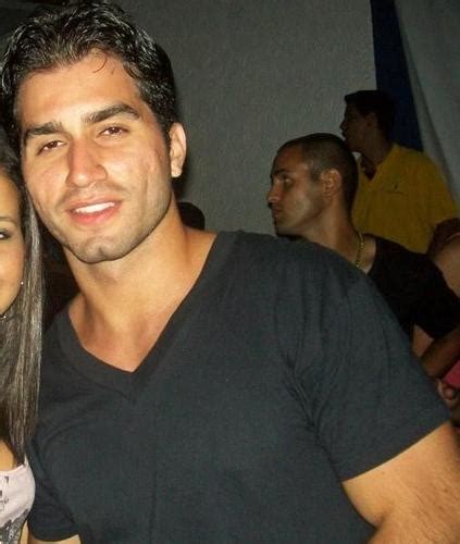 Rafael reis profile), team pages (e.g. Rafael Reis (@rafaelkmon) | Twitter