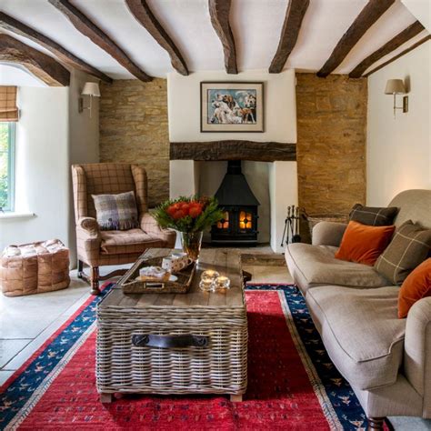 Look Inside This Cosy Cotswold Cottage Cotswolds Cottage Cotswold