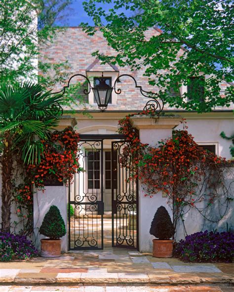 A Country French Courtyard Entry Gate By Ken Tate Architect Lookbook
