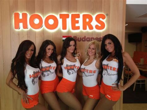 Hooters Girls From Budapest 86 Pics