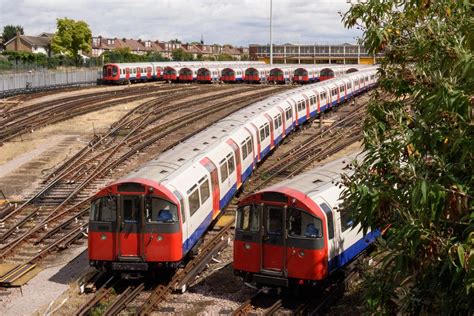 Tfl Tube Strike Piccadilly Line Strike Called Off But Walkout Will Go