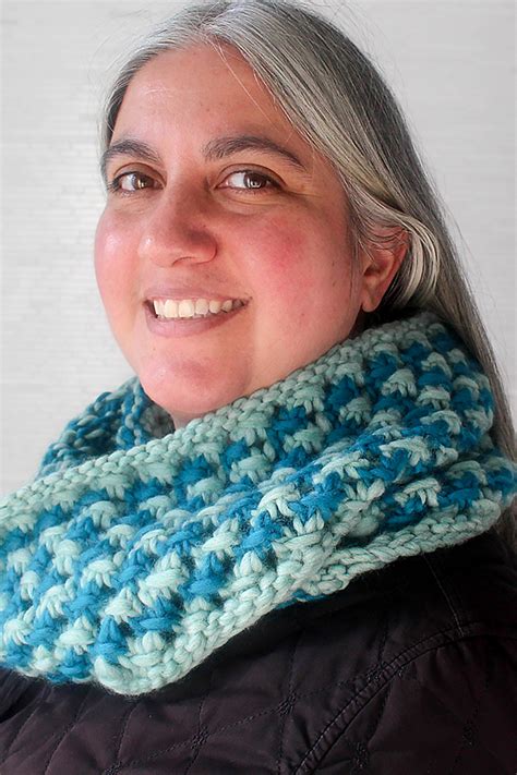 Hurry and use this free pattern to make your own! Daisy Stitch and Star Stitch Knitting Patterns - In the ...