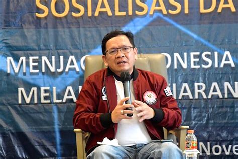 Untuk memperoleh sinyal siaran tv digital dengan baik ada beberapa hal yang harus diperhatikan terlebih dahulu sebelum anda memilih peralatan perlengkapan tv digital.sebelum memutuskan untuk membeli dan memasang set top box dvb ada baiknya mengetahui apa saja yang perlu diperhatikan. Majalah ICT - Menyambut Digitalisasi, Konten Harus ...