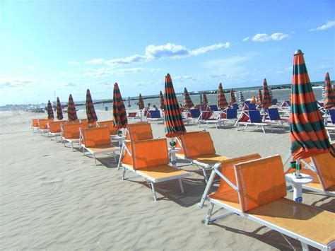Wir haben vereinbarungen mit den stella marina baths : "Strand" Hotel Cormoran (Cattolica) • HolidayCheck (Emilia ...