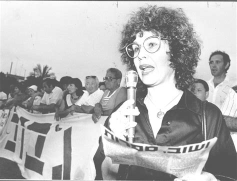 התוצאות אינן סופיות, אנחנו לא מוותרים. מ"גולני שלי" ועד "שירו של צנחן": הסיפורים מאחורי המנוני צה"ל