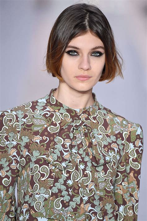 Most women with short hair think they cannot have beautiful hairstyles. Easy Hairstyles for Short Hair: No-Fuss Hairstyles for ...