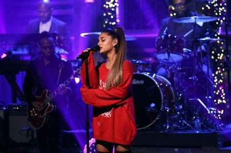 Ariana Grande Posts Heartfelt Thank You To Fans After Crying On Stage