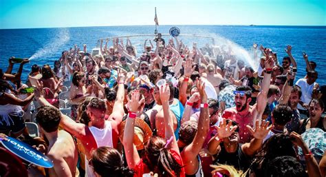 Boat Party Hire — Make Your Special Event Unforgettable