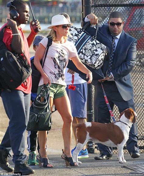 Kelly Ripa returns to NYC after Hamptons break with Andy ... Real housewives of new york city.