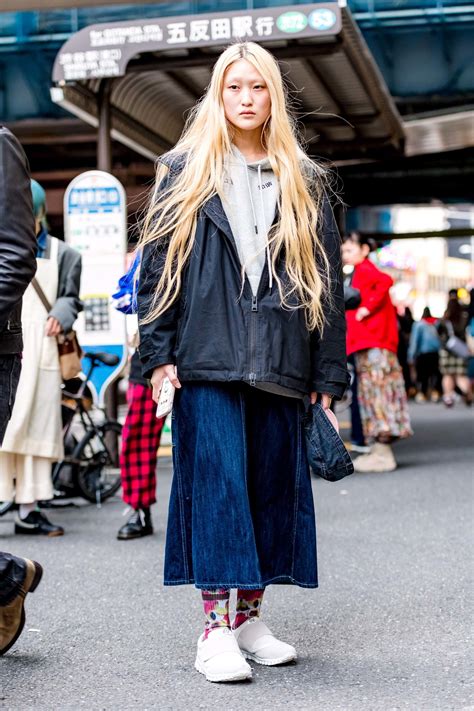 The Best Street Style From Tokyo Fashion Week Fall Cool Street