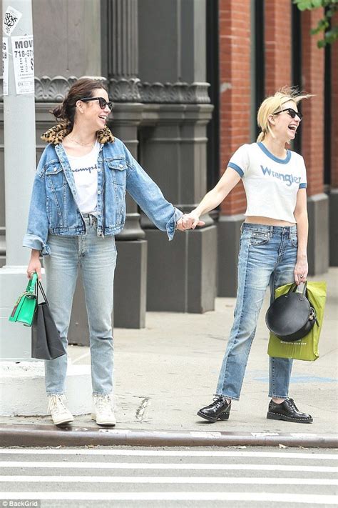 Emma Roberts Holds Hands With Girl Friend As She Flashes Her Midriff Emma Roberts Mom Jeans