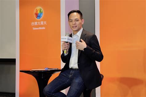 台灣大新總座宣示 超 5g 策略 ，促電信業化競爭為合作 Technews 科技新報