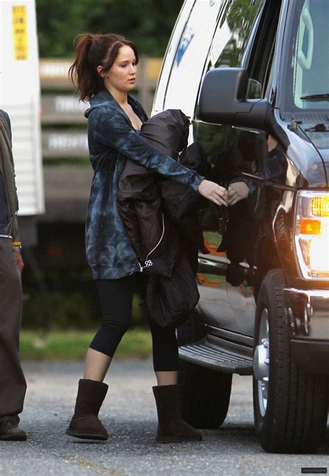New Photos Of Jennifer Lawrence From The Set Of ‘the Silver Linings