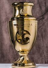 The clashes for the copa aldao between the champions of argentina and uruguay kindled the idea of continental competition in the 1930s. Trofeo especial para el campeón de la Copa América ...