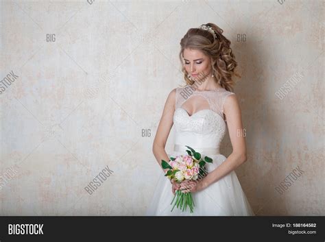 Bride Wedding Gown Image And Photo Free Trial Bigstock