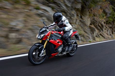 Since the bmw s1000rr streetfighter has been heavily camouflaged, expect cosmetic changes to the fairing, tank and tail of. 2014 BMW S1000 R | รถใหม่ 2019-2020 รีวิวรถ - ราคารถใหม่ ...