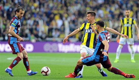 Süperlig'de heyecan devam ederken trabzonsporgaziantep fk maçının detayları merak edildi. Fenerbahçe Trabzonspor maçı kaç kaç bitti? Golleri kim attı?