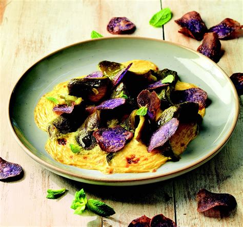 Ecco 10 ricette con peperoni, un ortaggio buono in tutte le salse per allietare i vostri pranzi in compagnia con sapore e gusto! Peperoni, 10 ricette estive facili e veloci: marinati ...